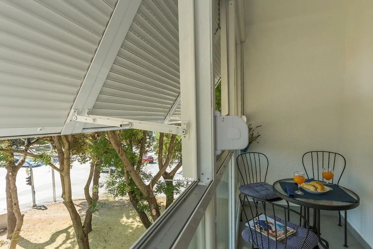 La Perla Apartment Split