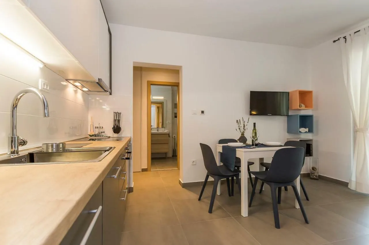 La Perla Apartment Split