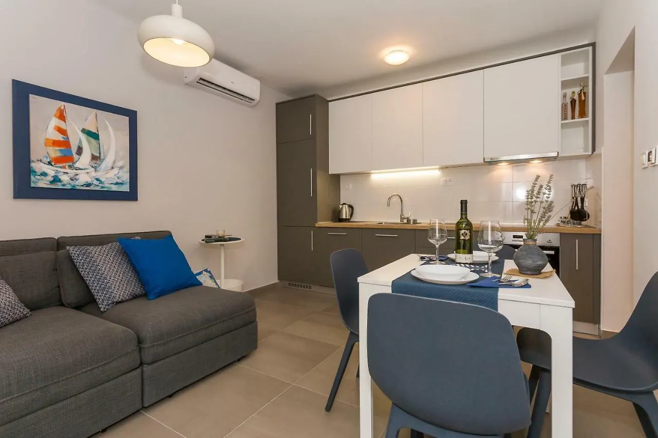 La Perla Apartment Split