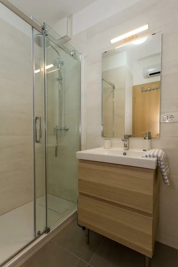 La Perla Apartment Split