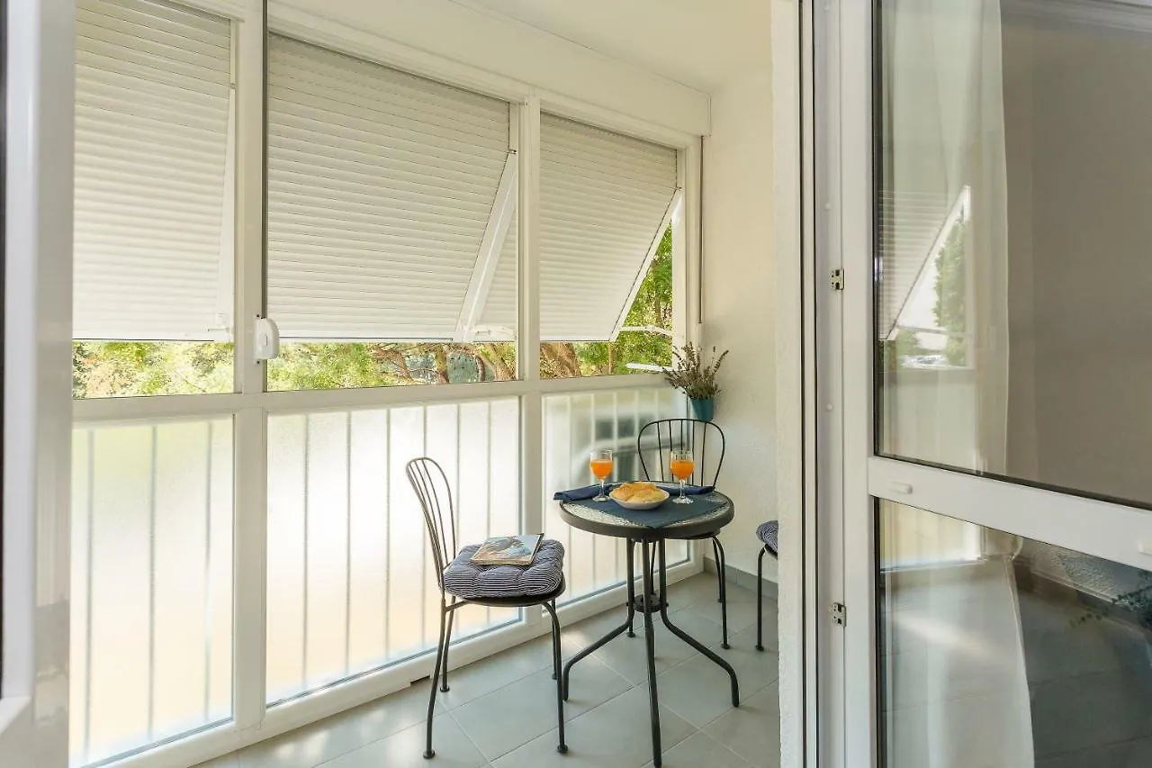 La Perla Apartment Split