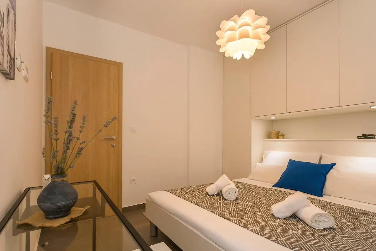 La Perla Apartment Split