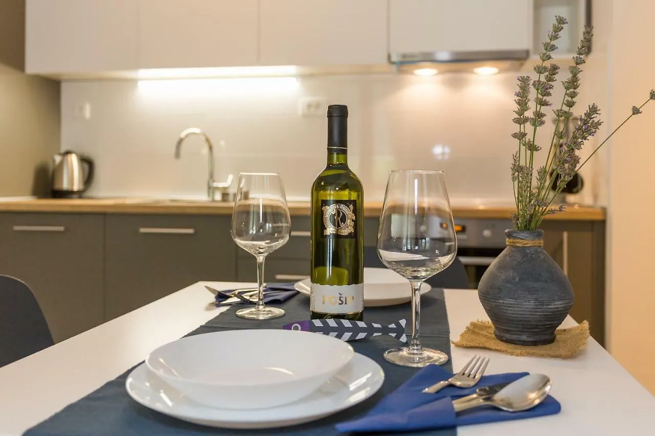 La Perla Apartment Split