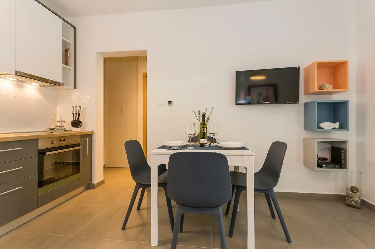 La Perla Apartment Split